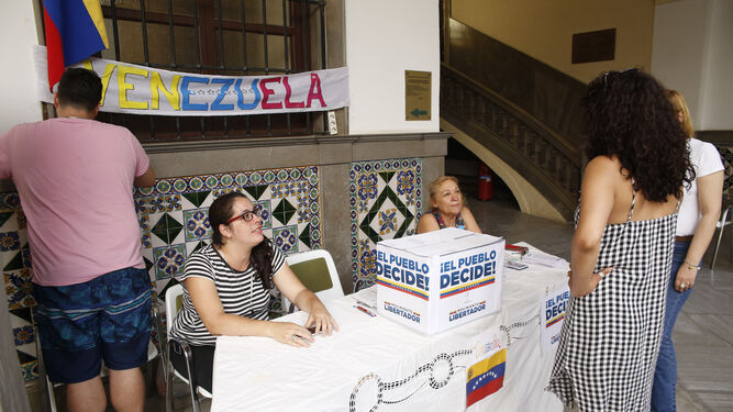 La comunidad venezolana en Granada vota