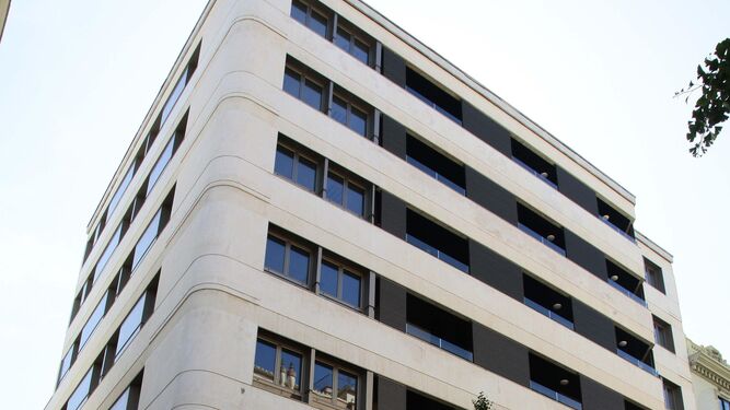 Edificio de Gran Vía donde la UGR tiene la sede del Vicerrectorado de Investigación y Transferencia.