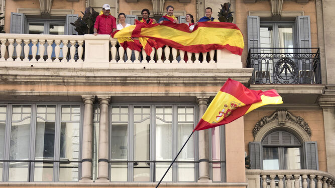 Banderas de España y de Cataluña.