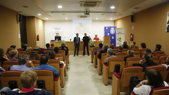 El encuentro se celebró ayer en la Jefatura Superior de Andalucía Oriental.