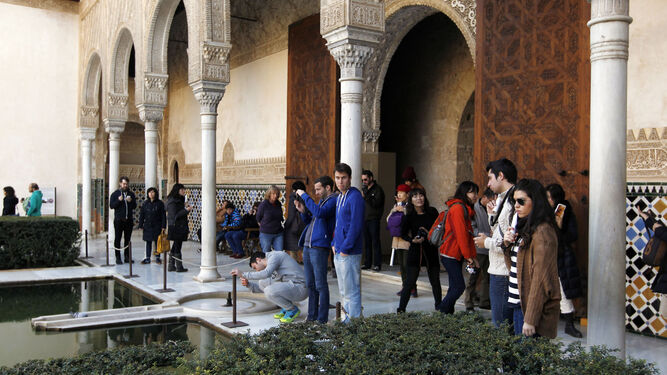 La visita a la Alhambra, uno de los mayores reclamos de la ciudad.