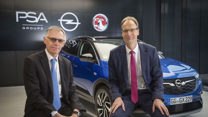 Carlos Tavares, presidente del Grupo PSA y Michael Lohscheller, CEO de Opel.