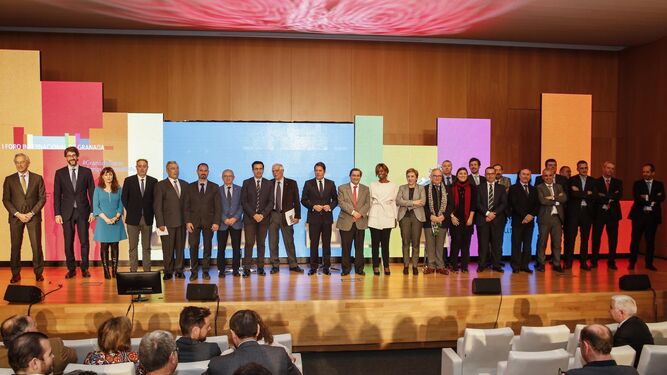 El encuentro también sirvió para la puesta de largo del Consejo Internacional de Granada, en el que están implicadas todas las instituciones.
