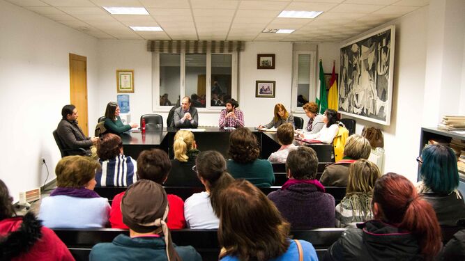 La primera reunión del colectivo tuvo lugar ayer en Píñar.