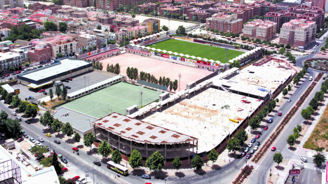 Pina propuso desarrollar un proyecto hotelero en la ciudad deportiva Granada 92.