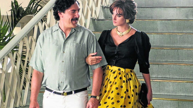 Fotograma de la película 'Loving Pablo' con Javier Bardem y Penélope Cruz.