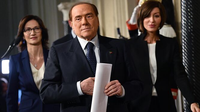 Berlusconi quiere el populismo lejos del Gobierno