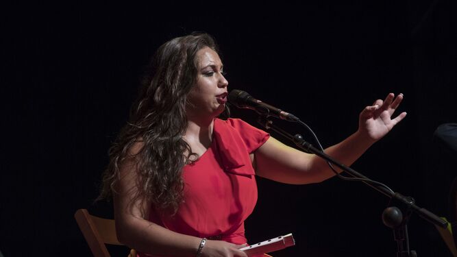 La cantaora gaditana María Terremoto en plena actuación.