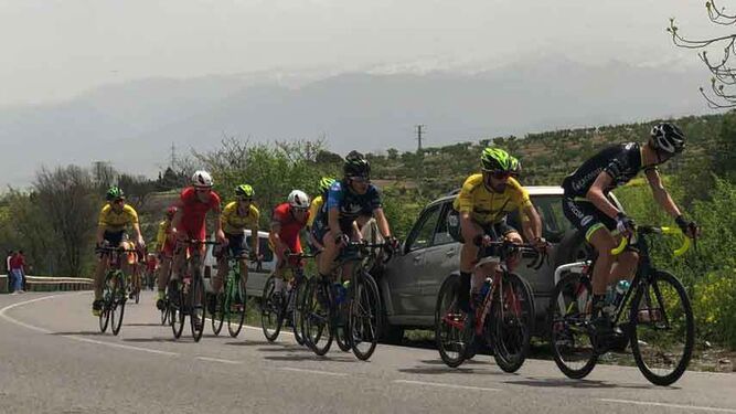 Un momento de la prueba ciclista celebrada en Alhendín.