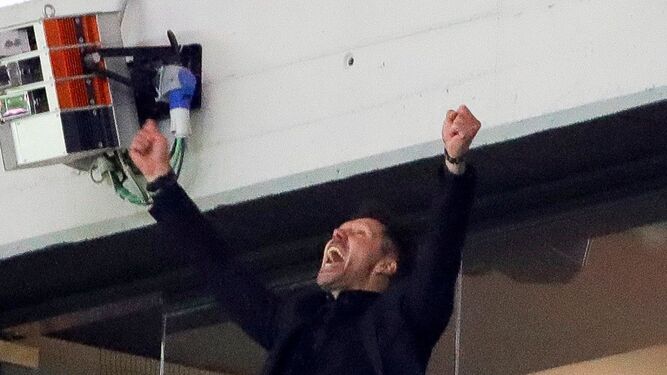 Simeone celebra el pase a la final de la Liga Europa.