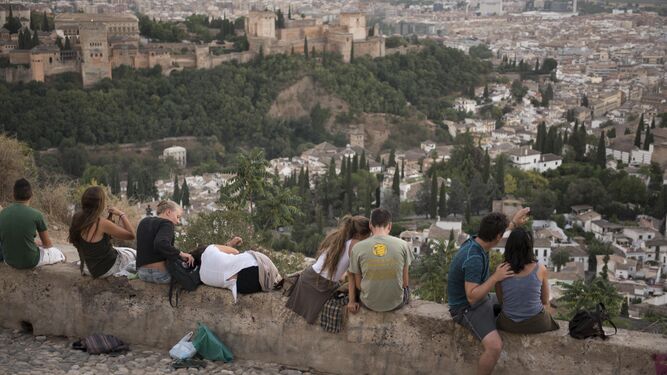 El mirador de San Miguel Alto será uno de los escenarios de la serie coreana de Netflix Recuerdos de la Alhambra.