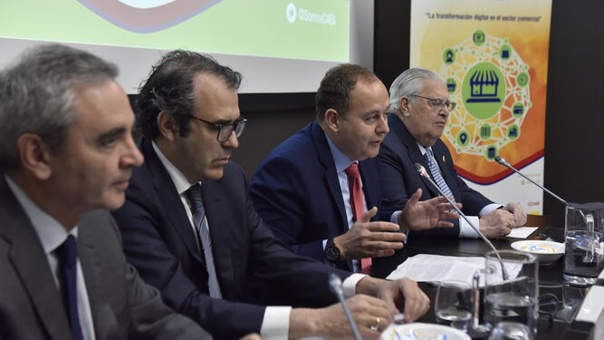 José Ángel Hernández, José María Sánchez, Luis Osuna y Manuel Barea, presidente de honor de CAEA, ayer.