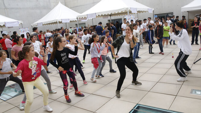 Casi 800 estudiantes granadinos participaron en la VI Feria del Emprendimiento.
