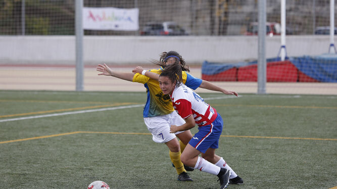 Alba Pérez, en un partido disputado esta temporada por el Granada.