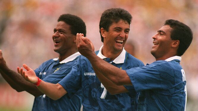 Mazinho, Bebeto y Romario, celebrando un gol y la llegada de sus bebés.
