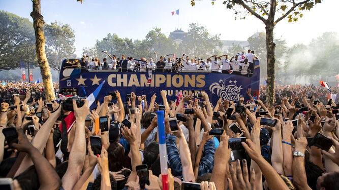Francia celebra el triunfo de su selecci&oacute;n en el Mundial