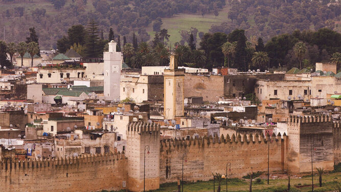 Una vista de Fez, una de las numerosas y cuidadas imágenes que contiene el libro.