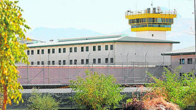 Imagen del Centro Penitenciario Albolote desde el exterior.