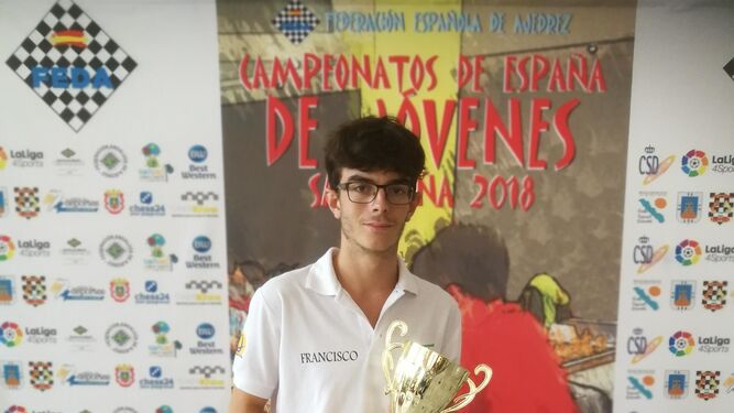 Francisco Orantes, subcampeón nacionalLos duros retos que enfila Arturo VidalSalto de altura en la sincronizada