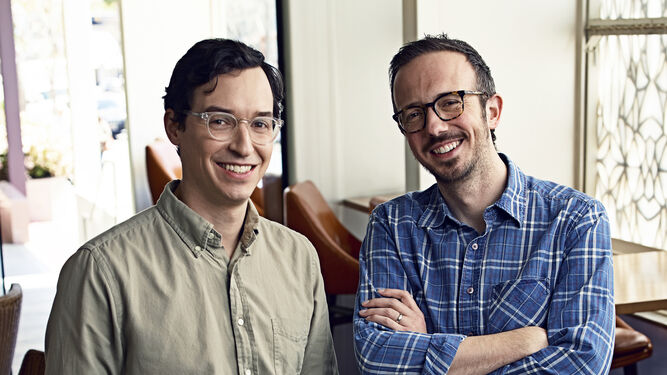 Los productores ejecutivos y 'showrunners' de la serie, Andrew Chambliss, a la izquierda e Ian Goldberg (derecha).