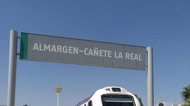 El tren entre Algeciras y Madrid averiado hace tan sólo unos días a la altura de Almargen (Málaga).