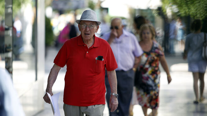 El 32% de las personas mayores de Granada superan los 80 años.