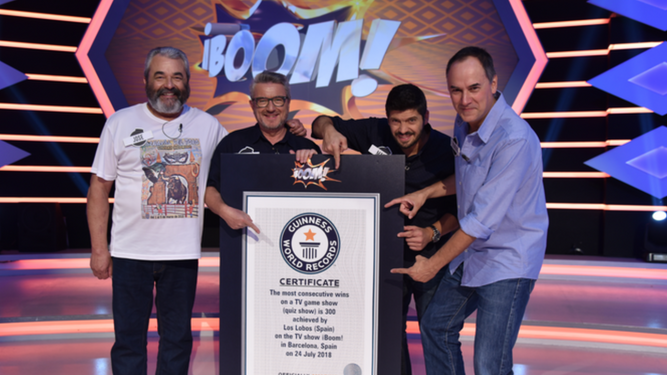 Los Lobos, los concursantes de '¡Boom!' con su diploma Guinness