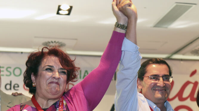 Teresa Jiménez junto a José Entrena, tras ser elegido como su relevo al frente del PSOE provincial el pasado 2017.