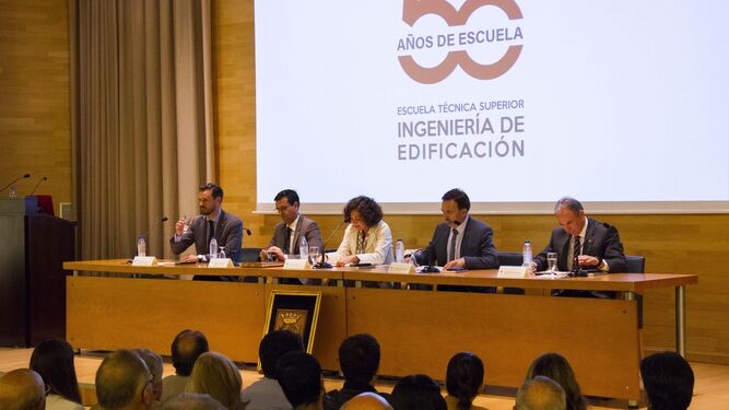 El acto ayer contó con la conferencia de Rafael López Guzmán, 'Pedro Machuca y la ETS de Ingeniería de Edificación'.