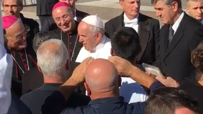 El Papa recibe al obispo de Guadix en el Vaticano: “Cuídame bien esa diócesis”