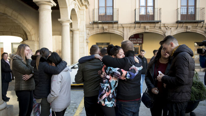 Familiares de los fallecidos en la explosión de Guadix, desconsolados