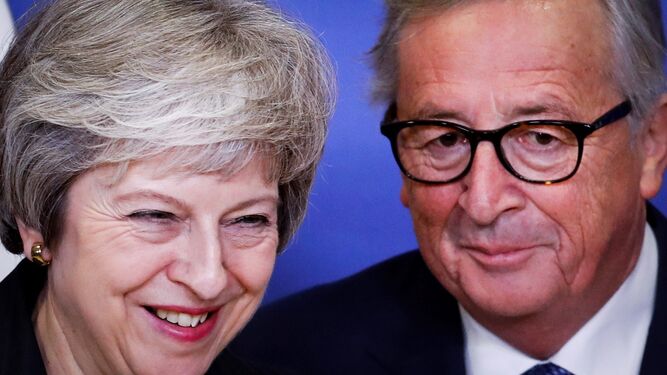 May y Juncker, juntos en Bruselas.