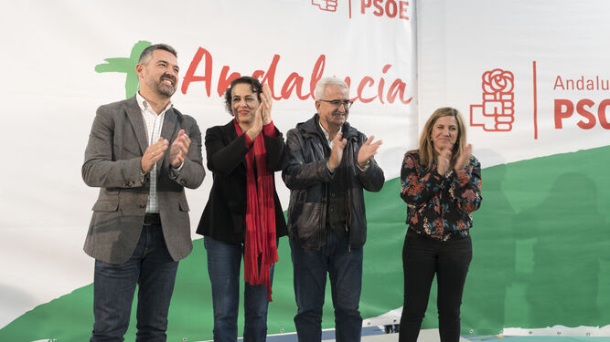 La ministra Valerio con Javier Ruiz Arana, Jiménez Barrios e Irene García en Rota.