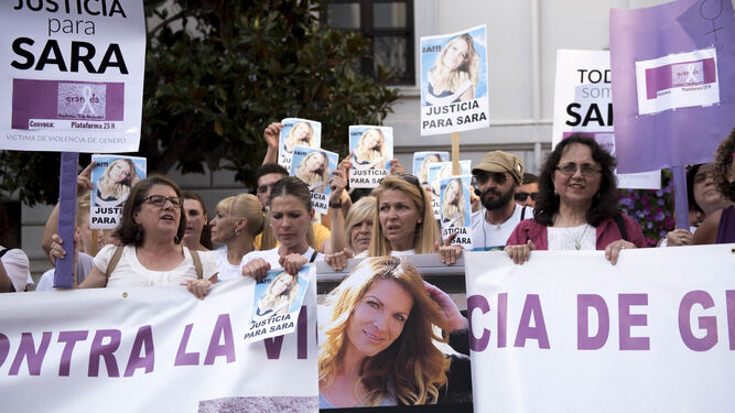 Manifestación de familiares y amigos de Sara Correa exigiendo justicia