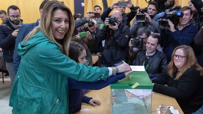 Susana Díaz votando