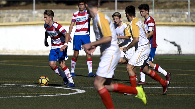 Los juveniles del Granada, con paso firme en la competición liguera