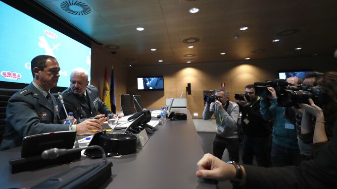 El coronel jefe Ezequiel Romero y el teniente coronel Jesús García Fustel, durante la rueda de prensa que ofrecieron en Madrid el 26 de diciembre.