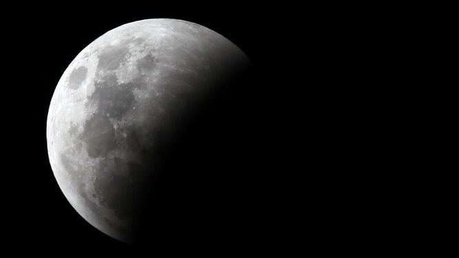 El eclipse lunar desde el Planetario de La ciudad de buenos Aires (Artgentina).