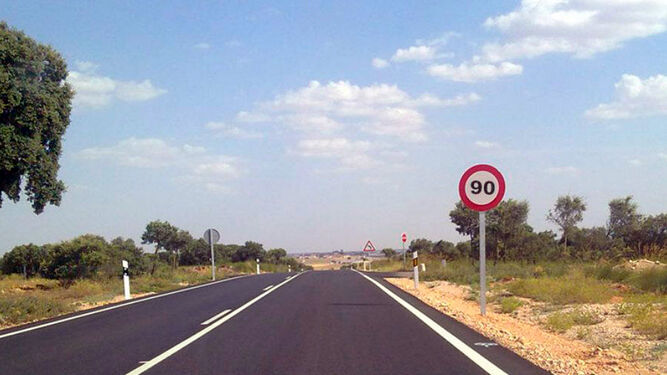 Las carreteras convencionales ya lucen las señales de límite de velocidad de 90 kilómetros hora