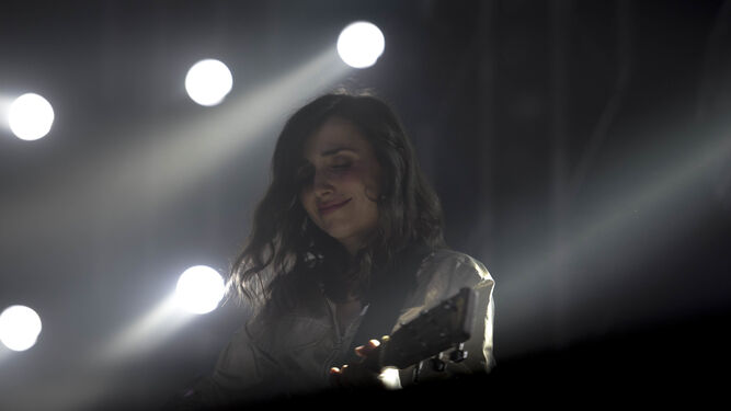 La cantante sonríe en un momento de su concierto en Granada.