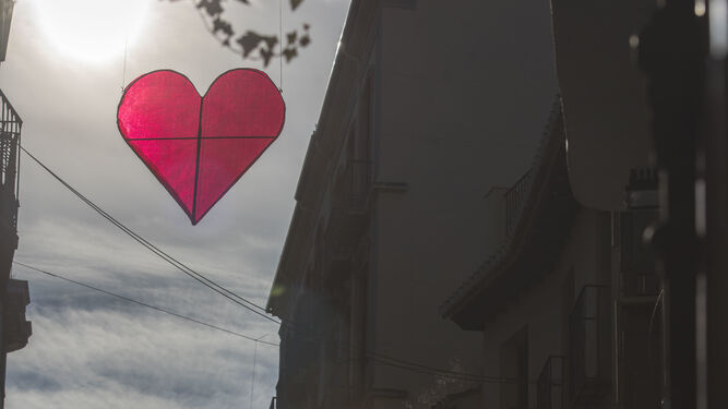 Granada se llena de corazones