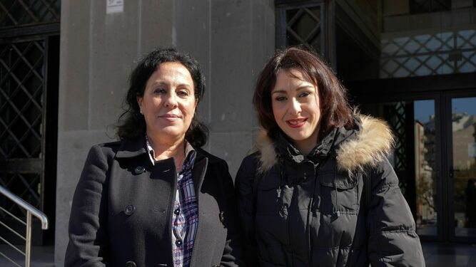 Juana Rivas y su abogada en la última vista en los juzgados italianos