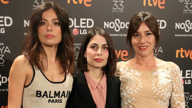 Anna Castillo, Lola Dueñas y Celia Rico posan en la fiesta de nominados de los Goya este año.