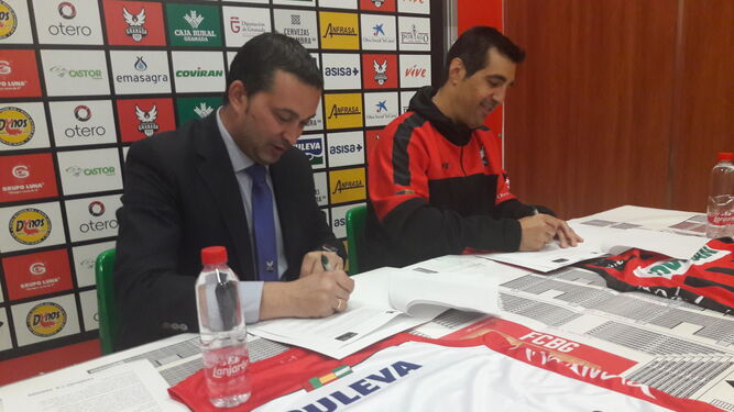 Pablo Pin y Óscar Fernández-Arenas firman la renovación del contrato