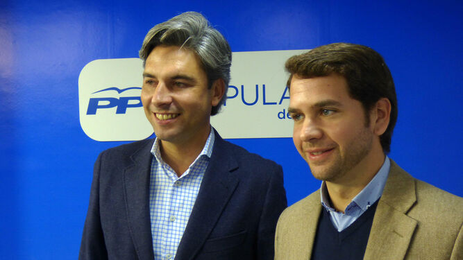 Andrés Lorite y Fernando Priego en la sede del PP