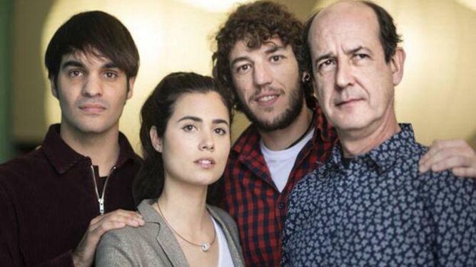 La familia de Miren en la adaptación televisiva de 'Patria'