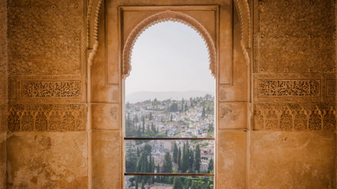 Vistas desde una de las salas de la Alhambra.