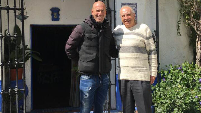 Zinedine Zidane con Curro Albaycín.