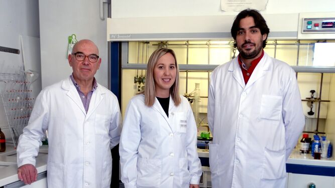Grupo de investigadores de la Universidad de Granada que han desarrollado la membrana