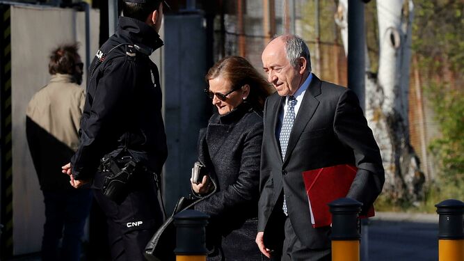 Fernández Ordóñez llega a la Audiencia Nacional para comparecer como testigo en el caso Bankia.